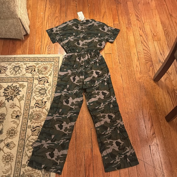 Savanna Jane Camo Jumpsuit - Picture 5 of 5